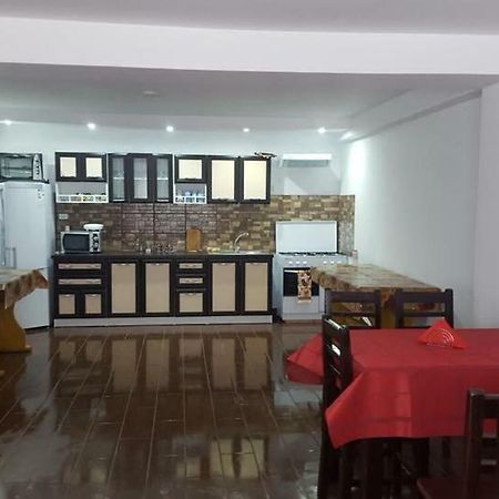 Pensiunea Cerbul Лаку Рошу Экстерьер фото